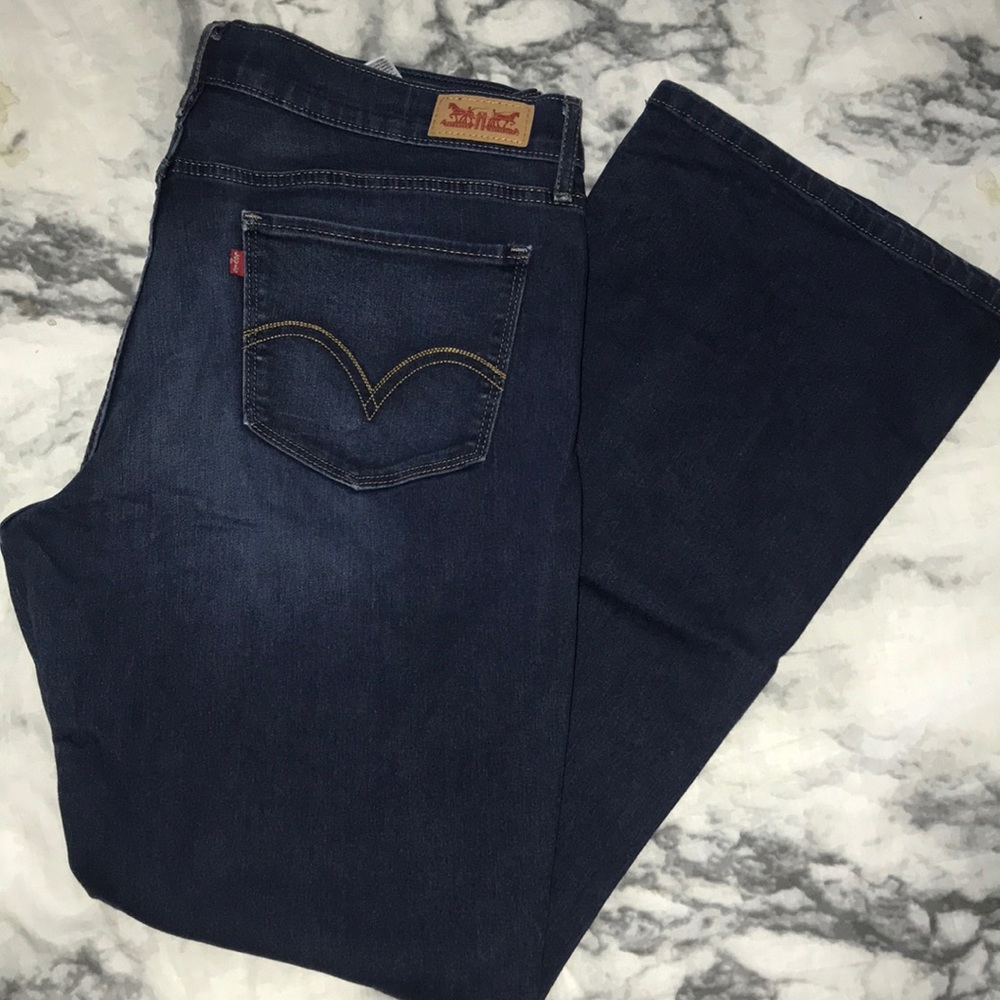 Levi’s Women’s 524 Stretch Bootcut Jeans